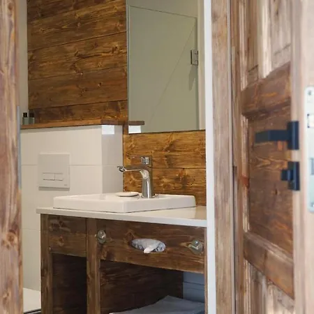 Kamienica Na Nowo Warszawska * Mrągowo