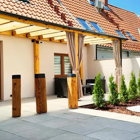 Kamienica Na Nowo Warszawska * Mrągowo